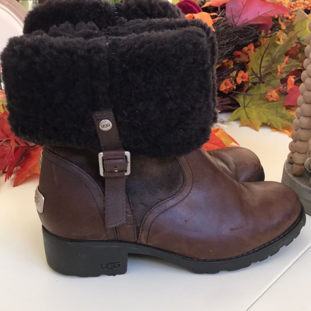 UGG LADIES LEATHER AND SHEEPSKIN BROWN WINTER BOOTS SIZE 7